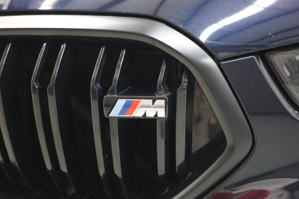 BMW X6 Vehicle Full-screen Gallery Image 63