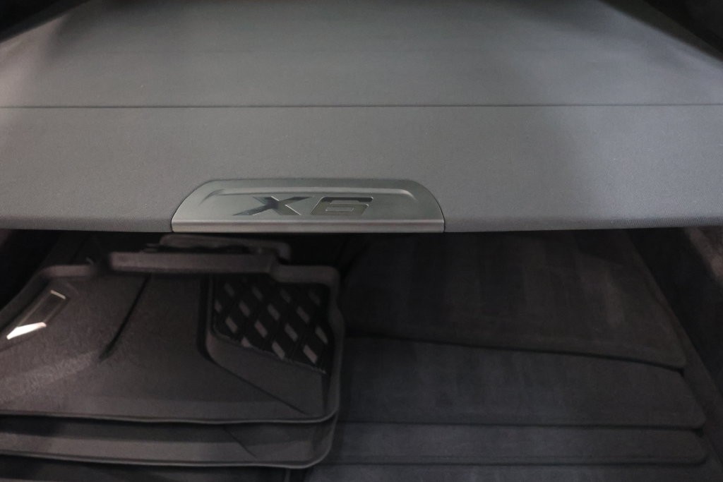 BMW X6 Vehicle Full-screen Gallery Image 65