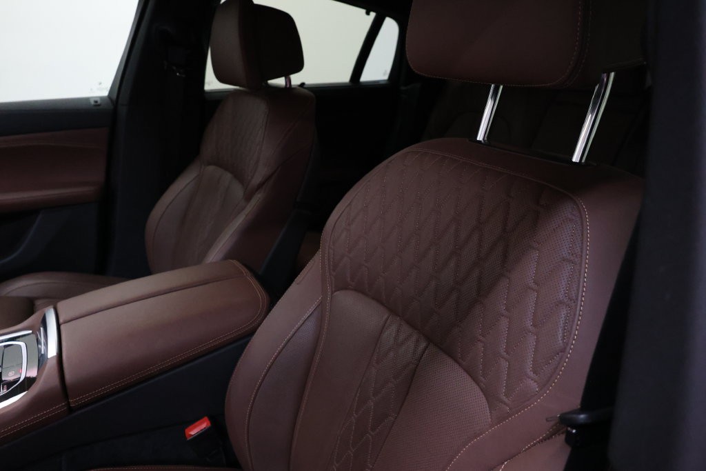 BMW X6 Vehicle Full-screen Gallery Image 67