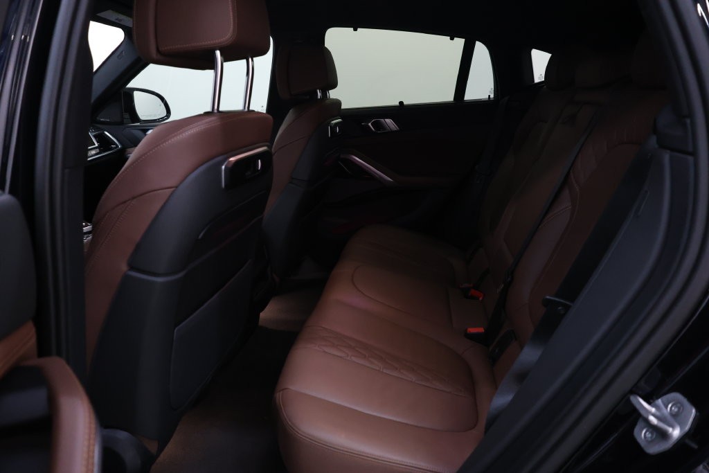 BMW X6 Vehicle Full-screen Gallery Image 70