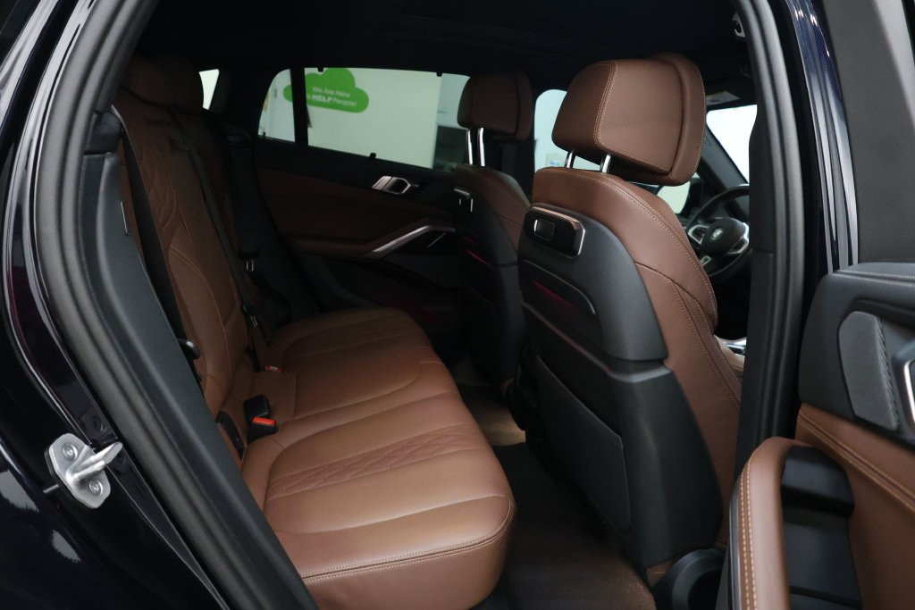 BMW X6 Vehicle Full-screen Gallery Image 72