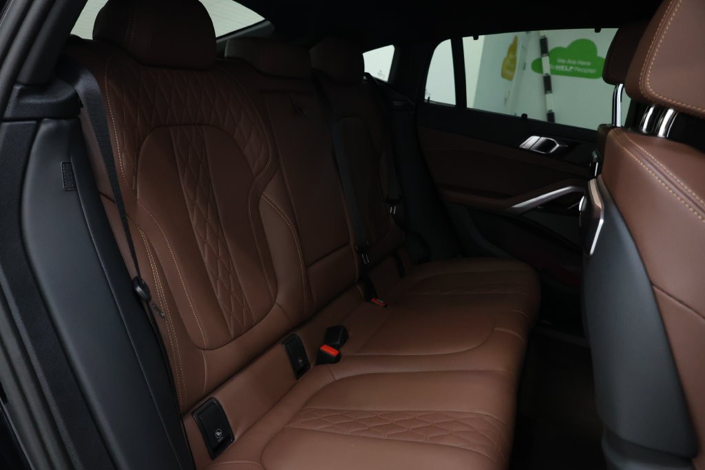 BMW X6 Vehicle Full-screen Gallery Image 73