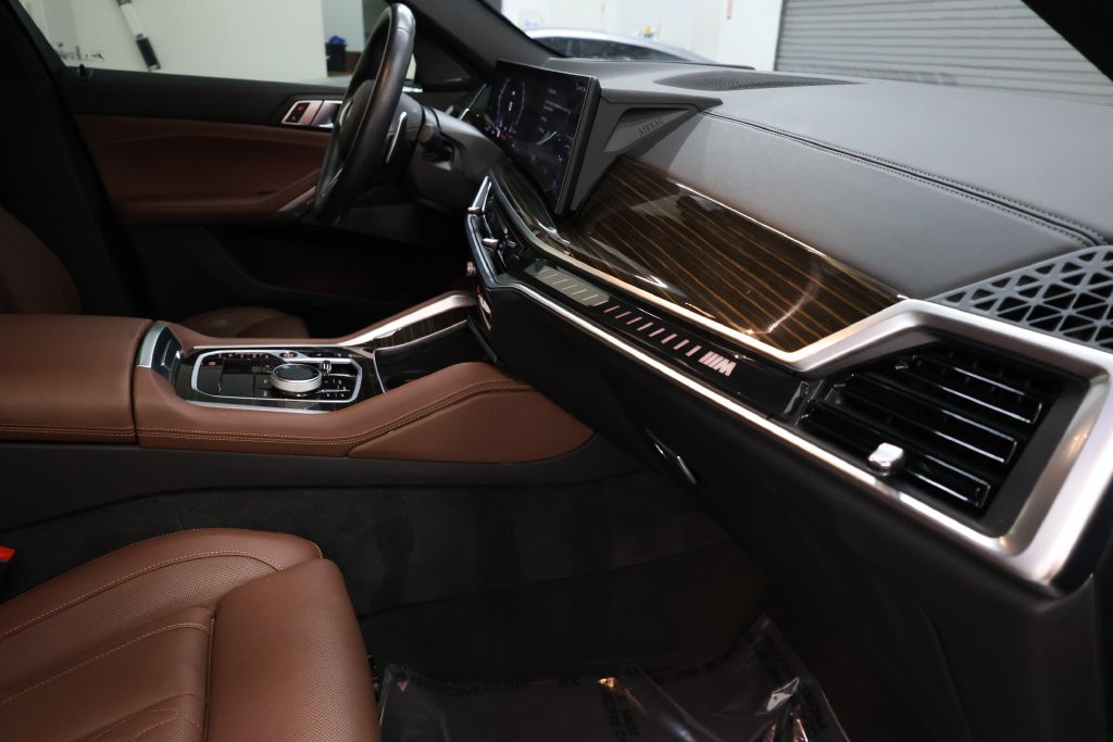 BMW X6 Vehicle Full-screen Gallery Image 74