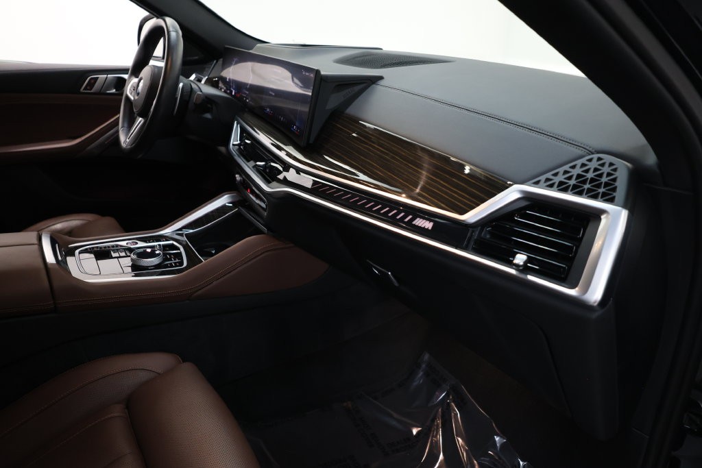 BMW X6 Vehicle Full-screen Gallery Image 80