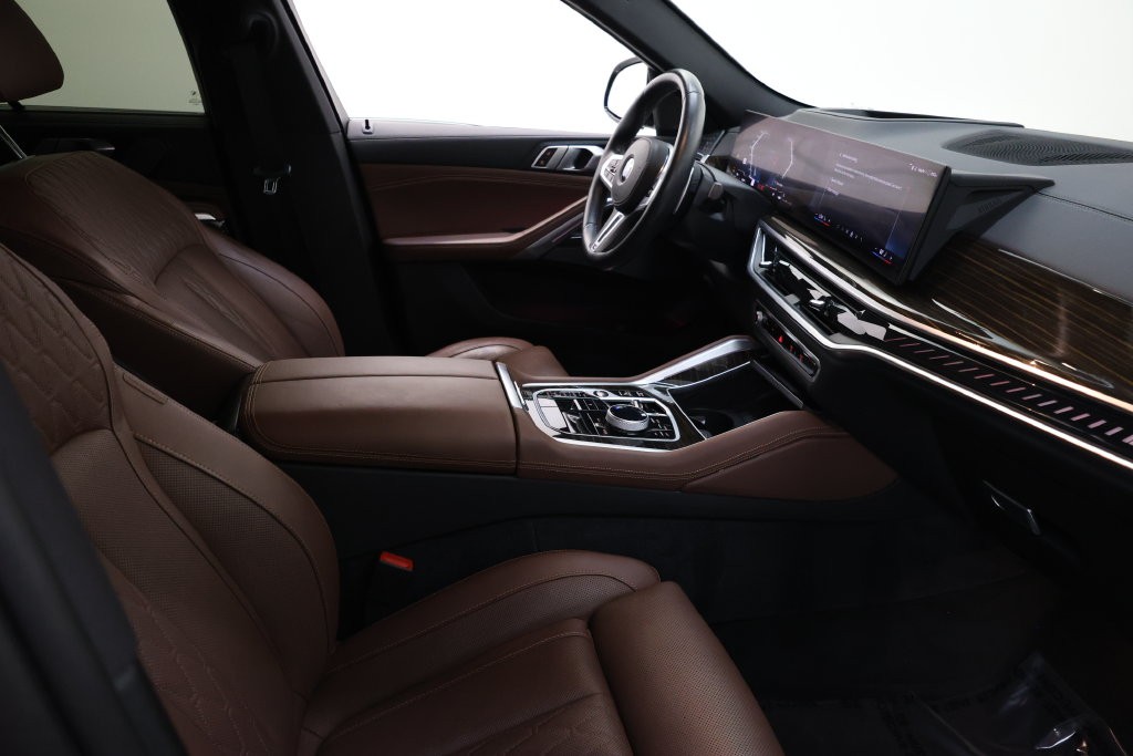 BMW X6 Vehicle Full-screen Gallery Image 81