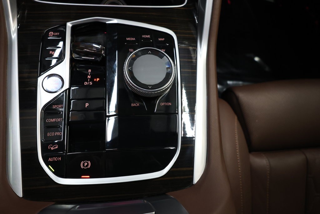 BMW X6 Vehicle Full-screen Gallery Image 87
