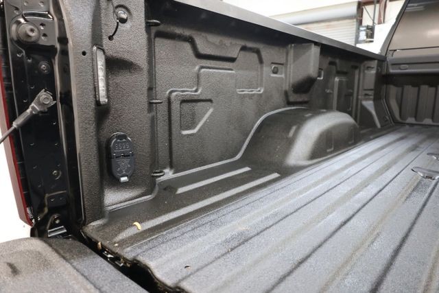 Chevrolet Silverado 3500HD Vehicle Full-screen Gallery Image 112