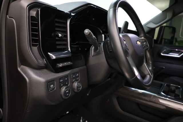 Chevrolet Silverado 3500HD Vehicle Full-screen Gallery Image 117