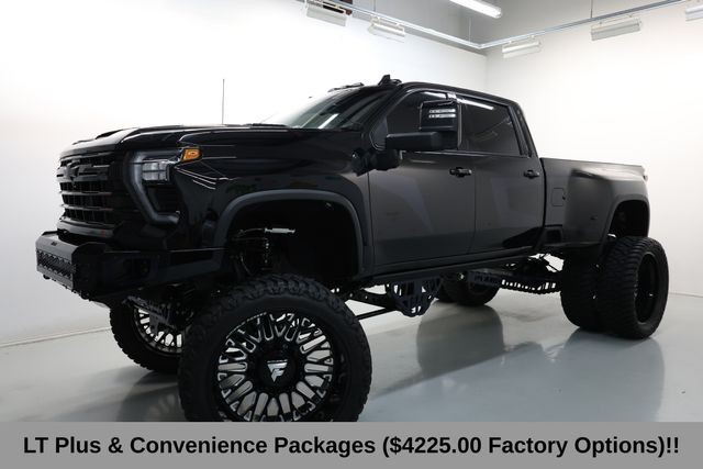 Chevrolet Silverado 3500HD Vehicle Full-screen Gallery Image 28