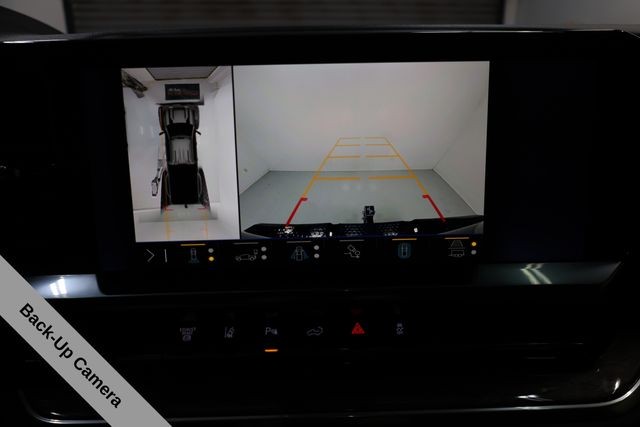 Chevrolet Silverado 3500HD Vehicle Full-screen Gallery Image 33