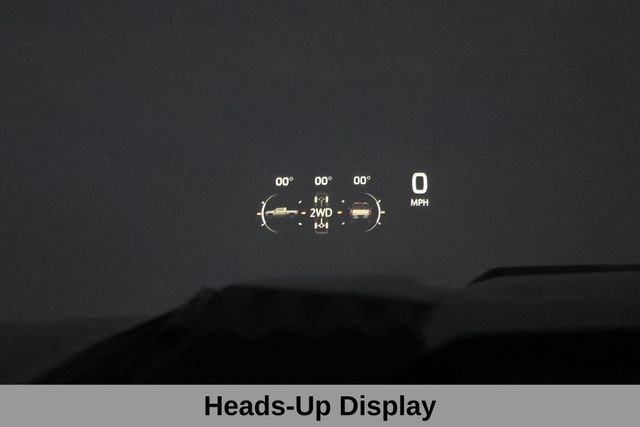 Chevrolet Silverado 3500HD Vehicle Full-screen Gallery Image 38