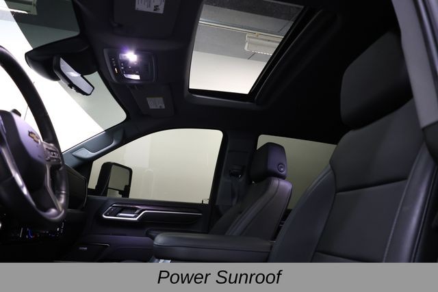 Chevrolet Silverado 3500HD Vehicle Full-screen Gallery Image 39