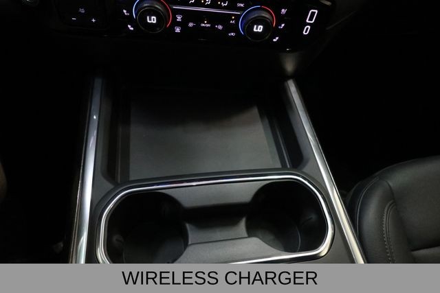 Chevrolet Silverado 3500HD Vehicle Full-screen Gallery Image 53
