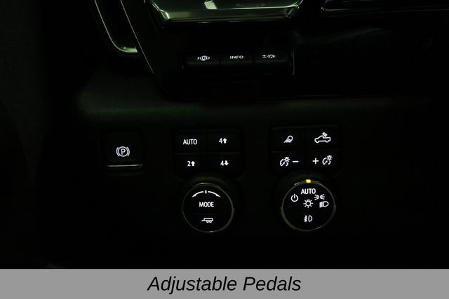 Chevrolet Silverado 3500HD Vehicle Full-screen Gallery Image 54