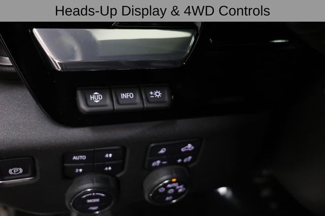 Chevrolet Silverado 3500HD Vehicle Full-screen Gallery Image 55
