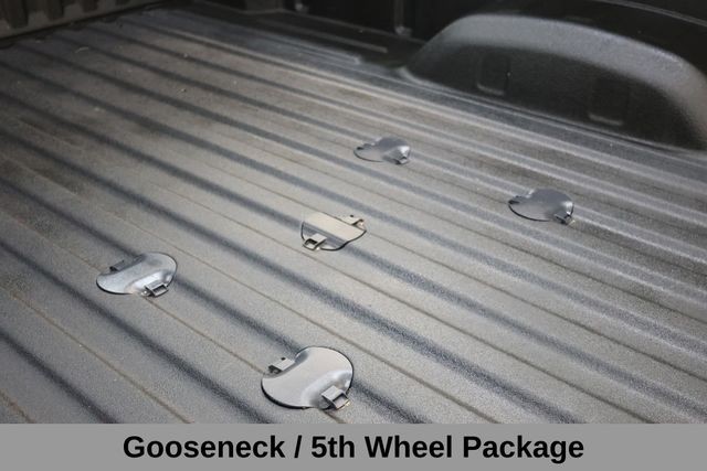 Chevrolet Silverado 3500HD Vehicle Full-screen Gallery Image 62