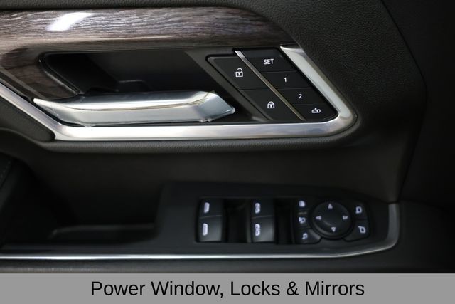 Chevrolet Silverado 3500HD Vehicle Full-screen Gallery Image 67