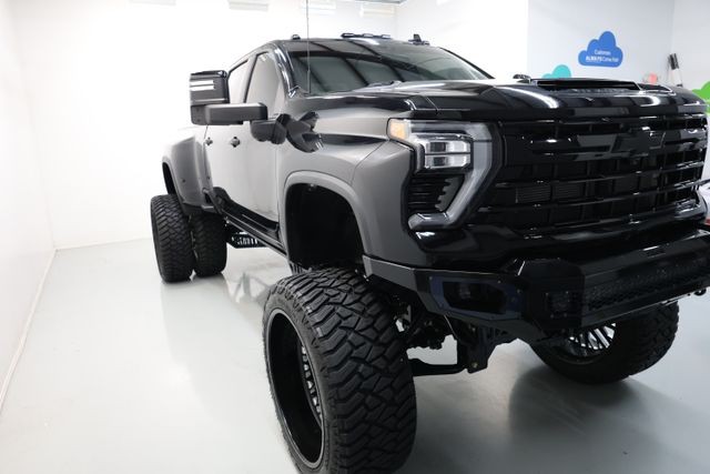 Chevrolet Silverado 3500HD Vehicle Full-screen Gallery Image 77