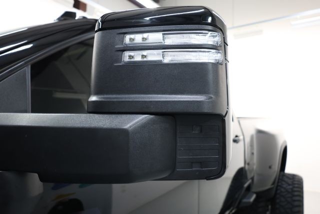 Chevrolet Silverado 3500HD Vehicle Full-screen Gallery Image 82