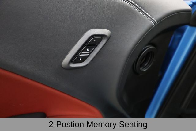 Dodge Challenger Vehicle Full-screen Gallery Image 36