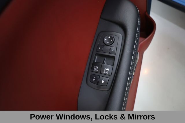 Dodge Challenger Vehicle Full-screen Gallery Image 55
