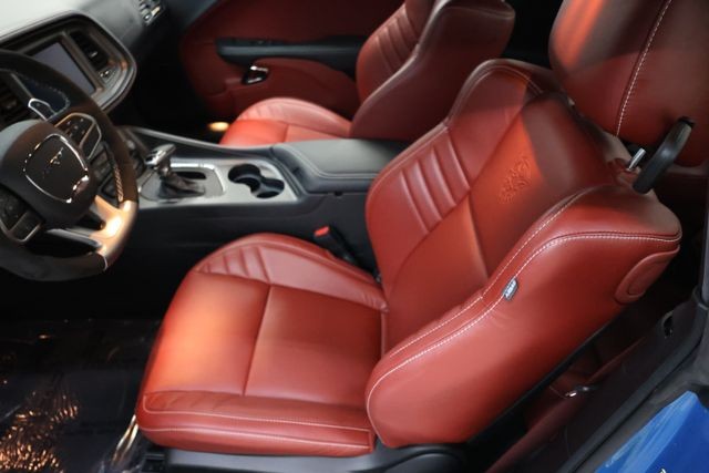 Dodge Challenger Vehicle Full-screen Gallery Image 77