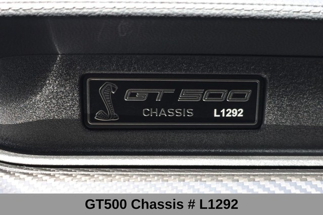 Ford Mustang Vehicle Full-screen Gallery Image 08