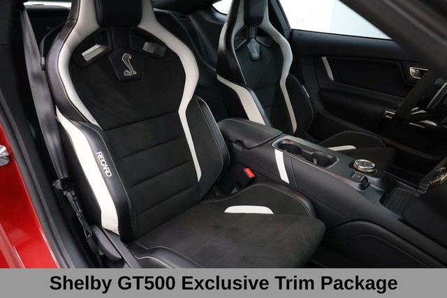 Ford Mustang Vehicle Full-screen Gallery Image 19