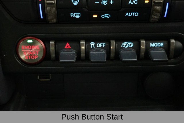 Ford Mustang Vehicle Full-screen Gallery Image 27