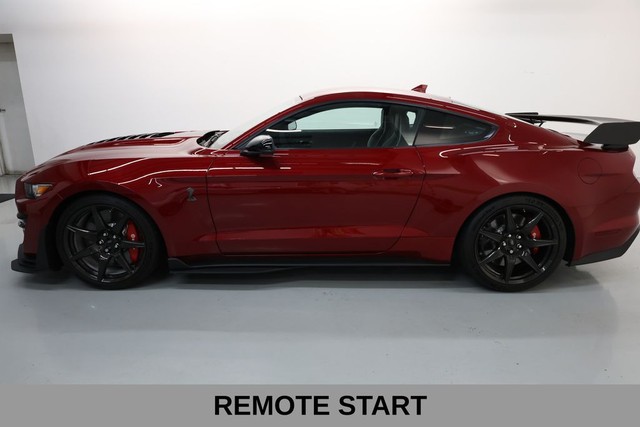 Ford Mustang Vehicle Full-screen Gallery Image 28