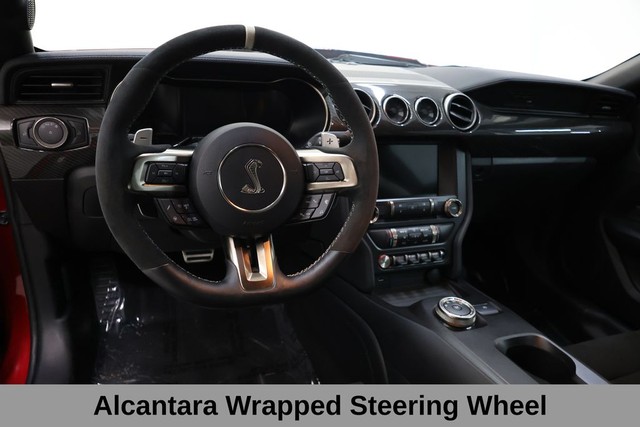 Ford Mustang Vehicle Full-screen Gallery Image 42