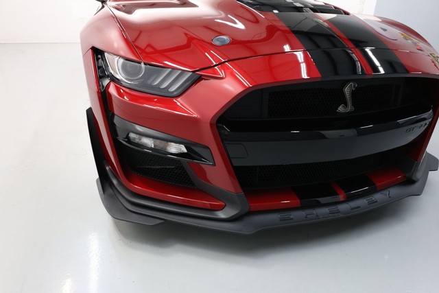 Ford Mustang Vehicle Full-screen Gallery Image 61