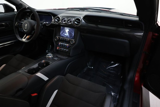 Ford Mustang Vehicle Full-screen Gallery Image 80