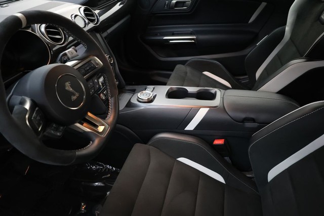 Ford Mustang Vehicle Full-screen Gallery Image 81