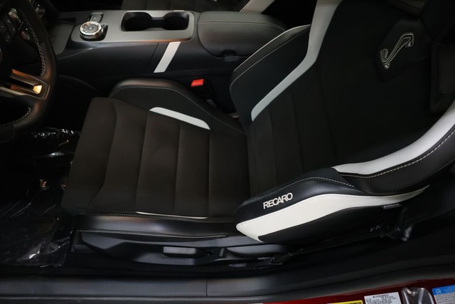 Ford Mustang Vehicle Full-screen Gallery Image 85