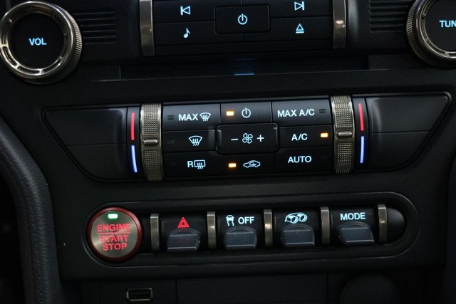 Ford Mustang Vehicle Full-screen Gallery Image 91