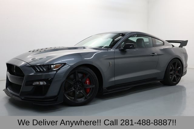 Ford Mustang Vehicle Full-screen Gallery Image 03