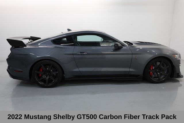 Ford Mustang Vehicle Full-screen Gallery Image 04