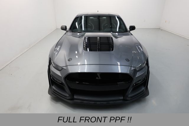 Ford Mustang Vehicle Full-screen Gallery Image 05