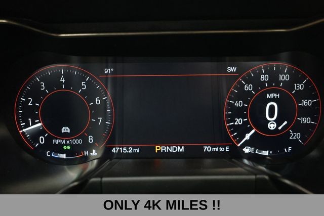 Ford Mustang Vehicle Full-screen Gallery Image 08