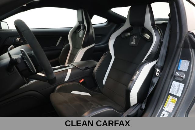 Ford Mustang Vehicle Full-screen Gallery Image 11