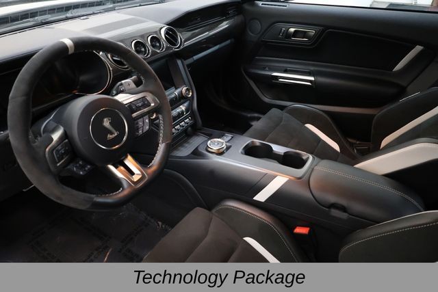 Ford Mustang Vehicle Full-screen Gallery Image 12