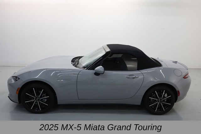 Mazda MX-5 Miata Vehicle Full-screen Gallery Image 04