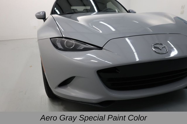 Mazda MX-5 Miata Vehicle Full-screen Gallery Image 11