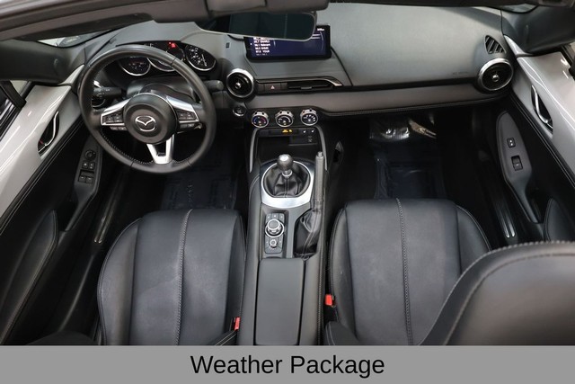 Mazda MX-5 Miata Vehicle Full-screen Gallery Image 12