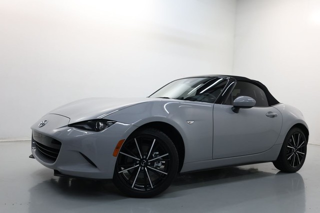 Mazda MX-5 Miata Vehicle Full-screen Gallery Image 38