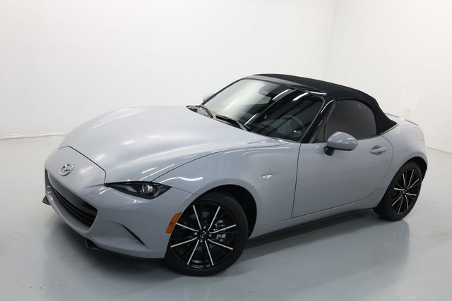 Mazda MX-5 Miata Vehicle Full-screen Gallery Image 39