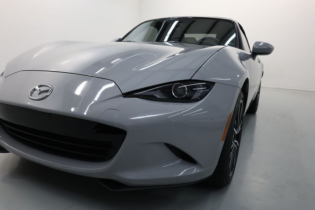 Mazda MX-5 Miata Vehicle Full-screen Gallery Image 42