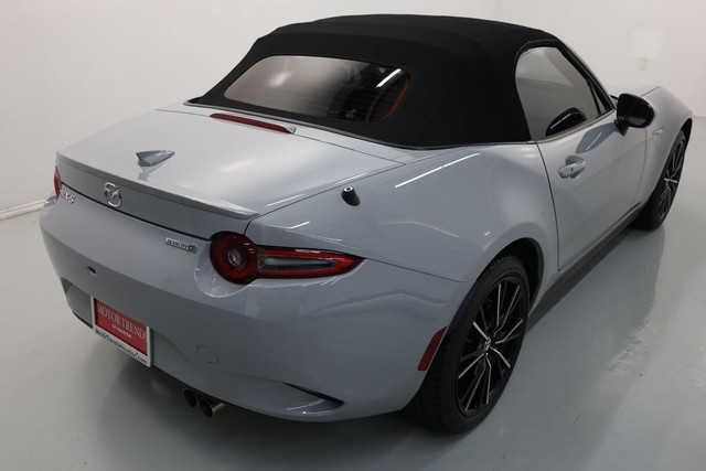 Mazda MX-5 Miata Vehicle Full-screen Gallery Image 53