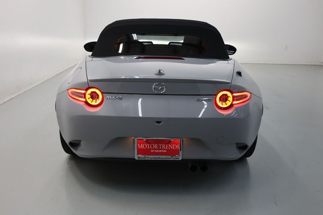 Mazda MX-5 Miata Vehicle Full-screen Gallery Image 54